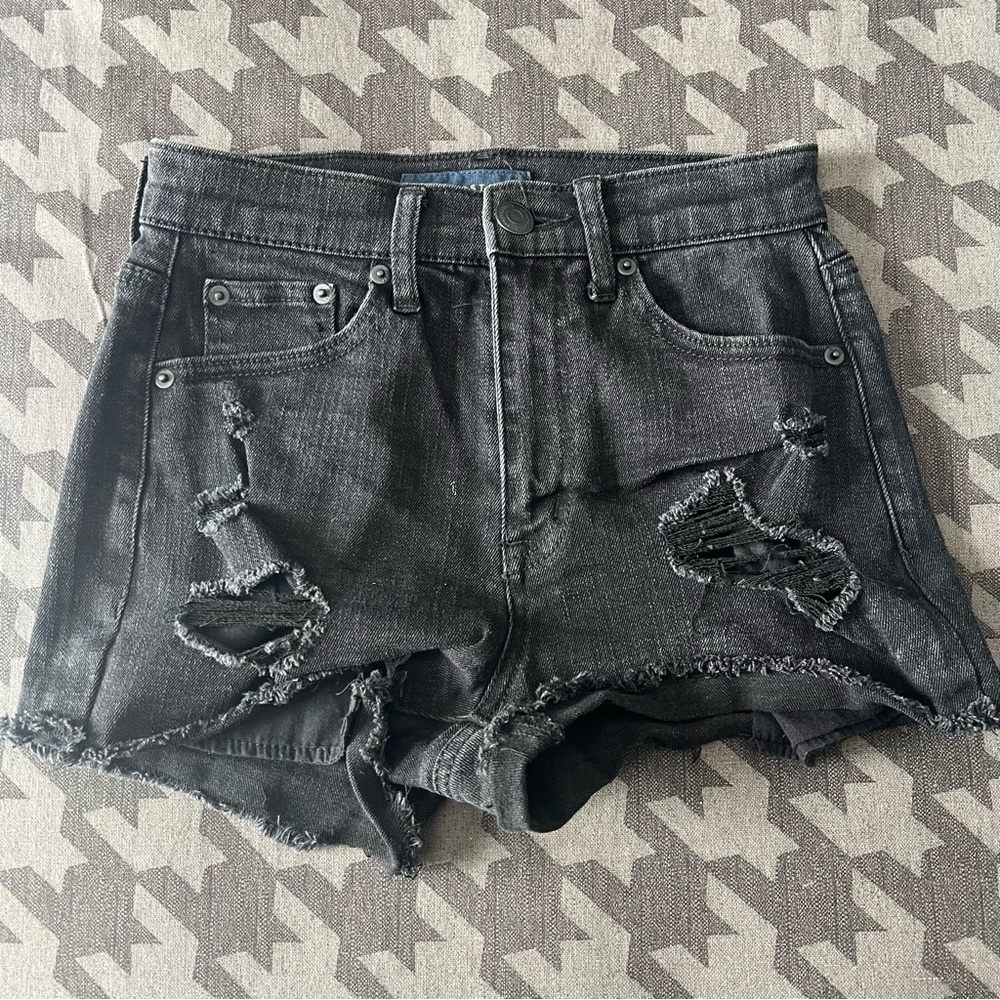 Aéropostale Distressed Black Denim HR Shorts